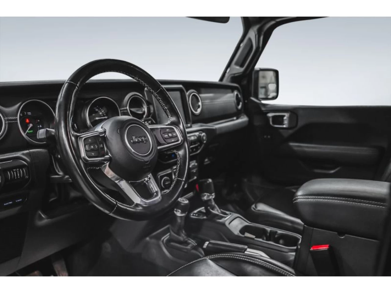 2022 Jeep Wrangler 4XE Unlimited Sahara 4x4 CUIR 2 TOITS Image principale