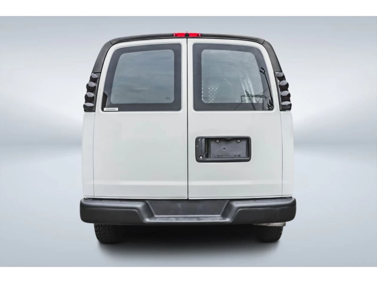 2017 GMC Savana RWD 2500 135" Image principale