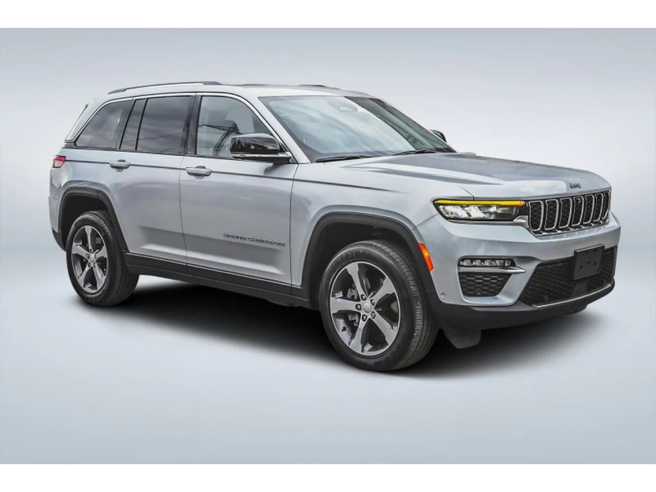 2022 Jeep Grand Cherokee 4xe 4x4 LUXURY REAR SEAT VIDEO PASSENGER SCREEN Image principale