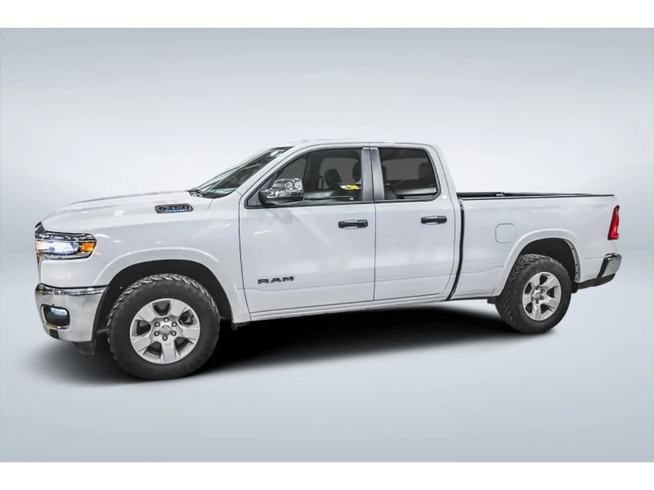 2025 Dodge Ram Big Horn 4x4 Quad Cab 6'4" Box Image principale