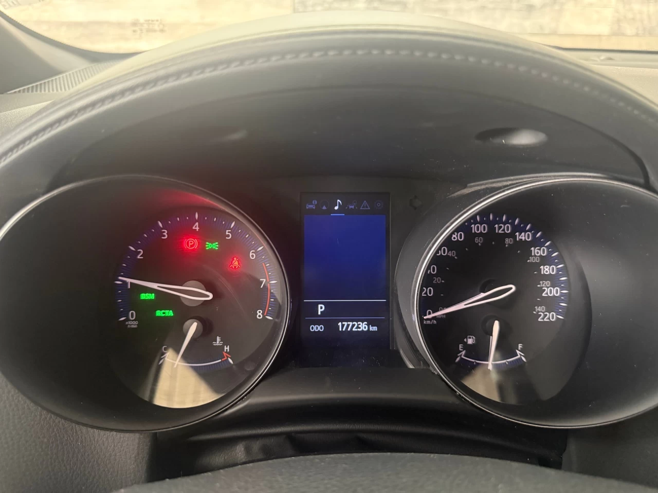 2019 Toyota C-HR XLE Image principale