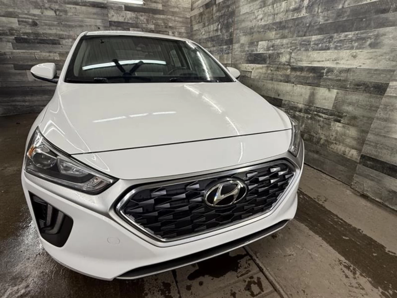 2020 Hyundai Ioniq hybride rechargeable PrivilÉgiÉ HYBRIDE APPLE CAR PLAY NAV **APPROUVÉE Image principale