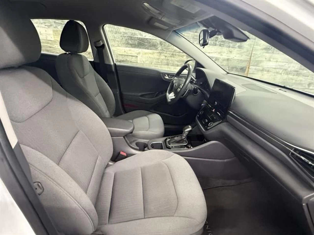 2020 Hyundai Ioniq hybride rechargeable PrivilÉgiÉ HYBRIDE APPLE CAR PLAY NAV **APPROUVÉE Image principale