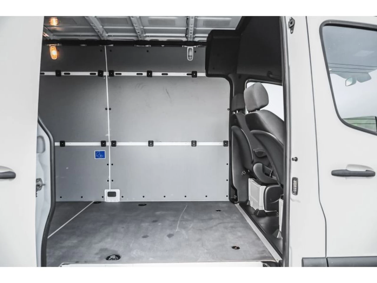 2025 Mercedes Benz Sprinter 2500 High Roof I4 Diesel 170" Image principale