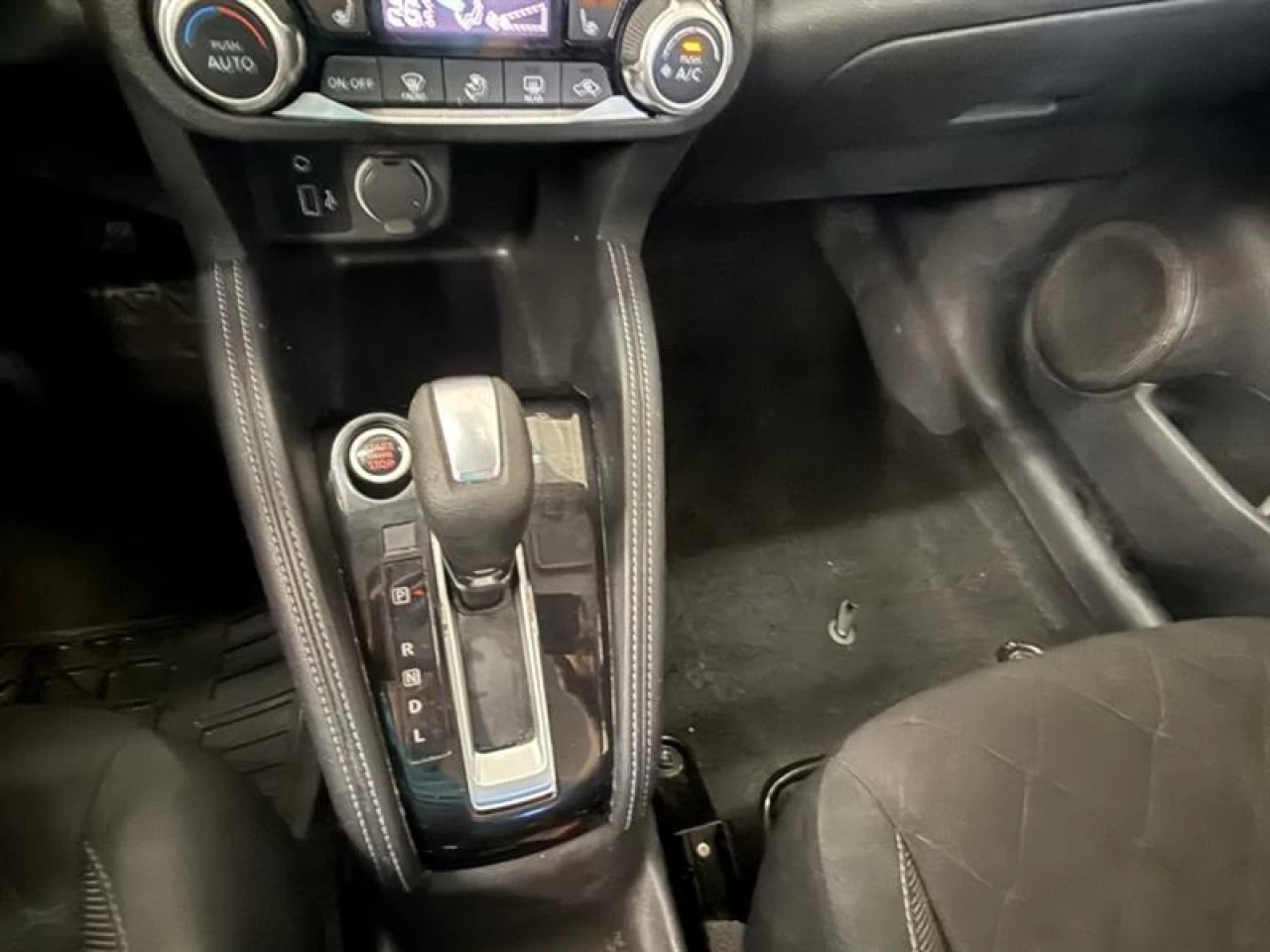 2020 Nissan Kicks SV Image principale