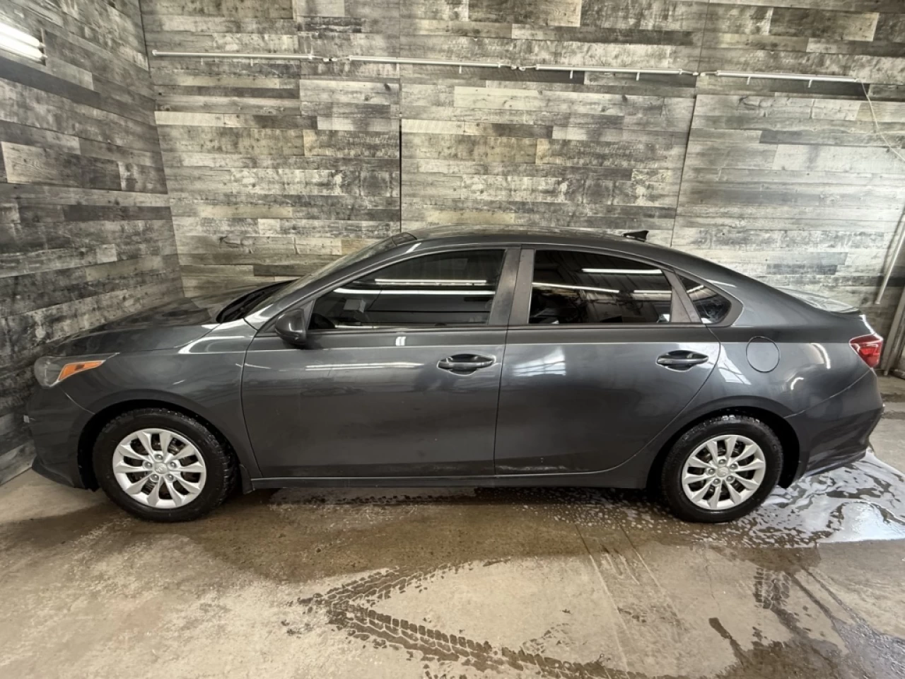 2020 Kia Forte LX Sieges chauffant Bluetooth **ApprouvÉe 99,9%** Main Image