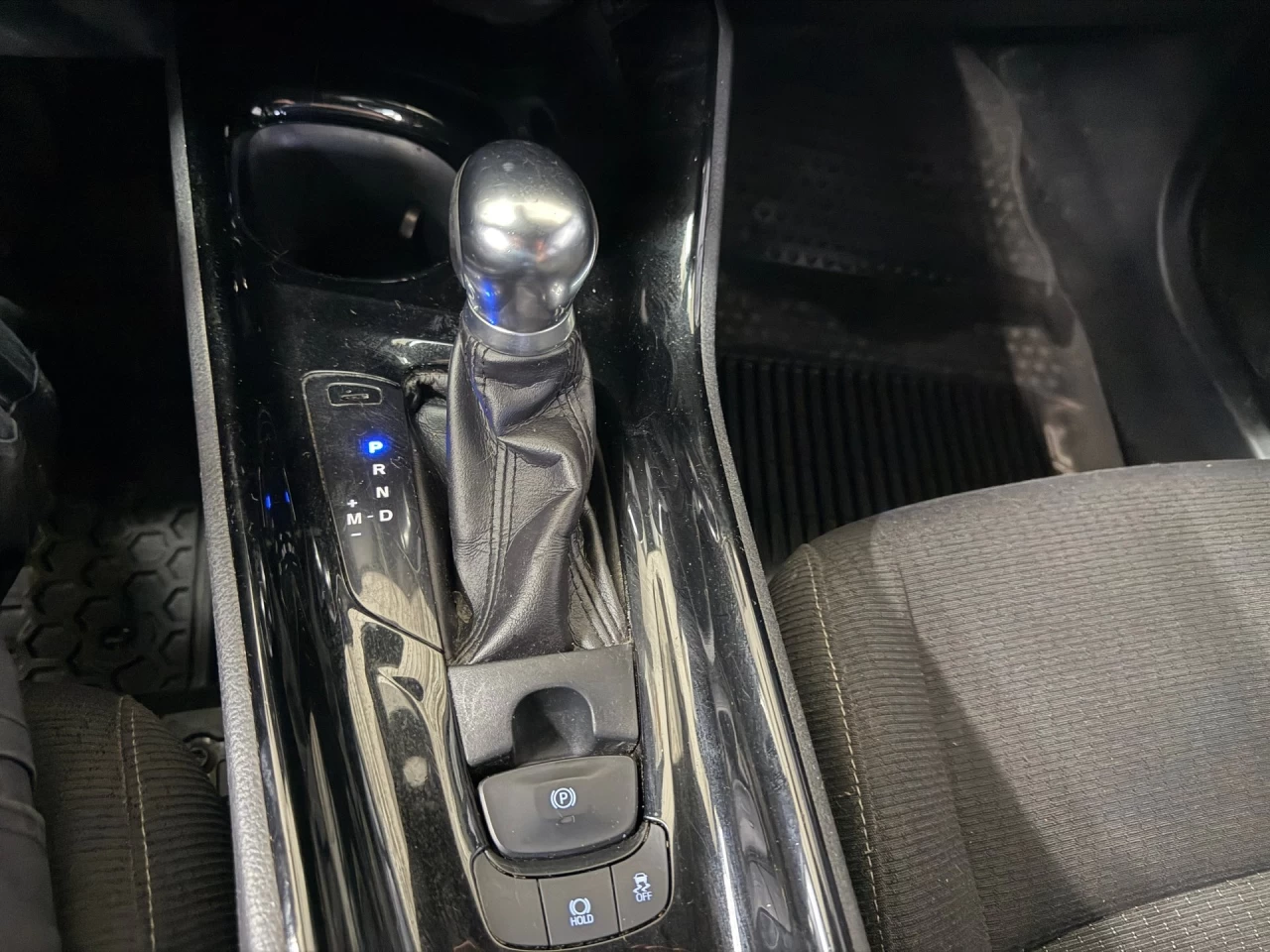 2019 Toyota C-HR XLE Image principale