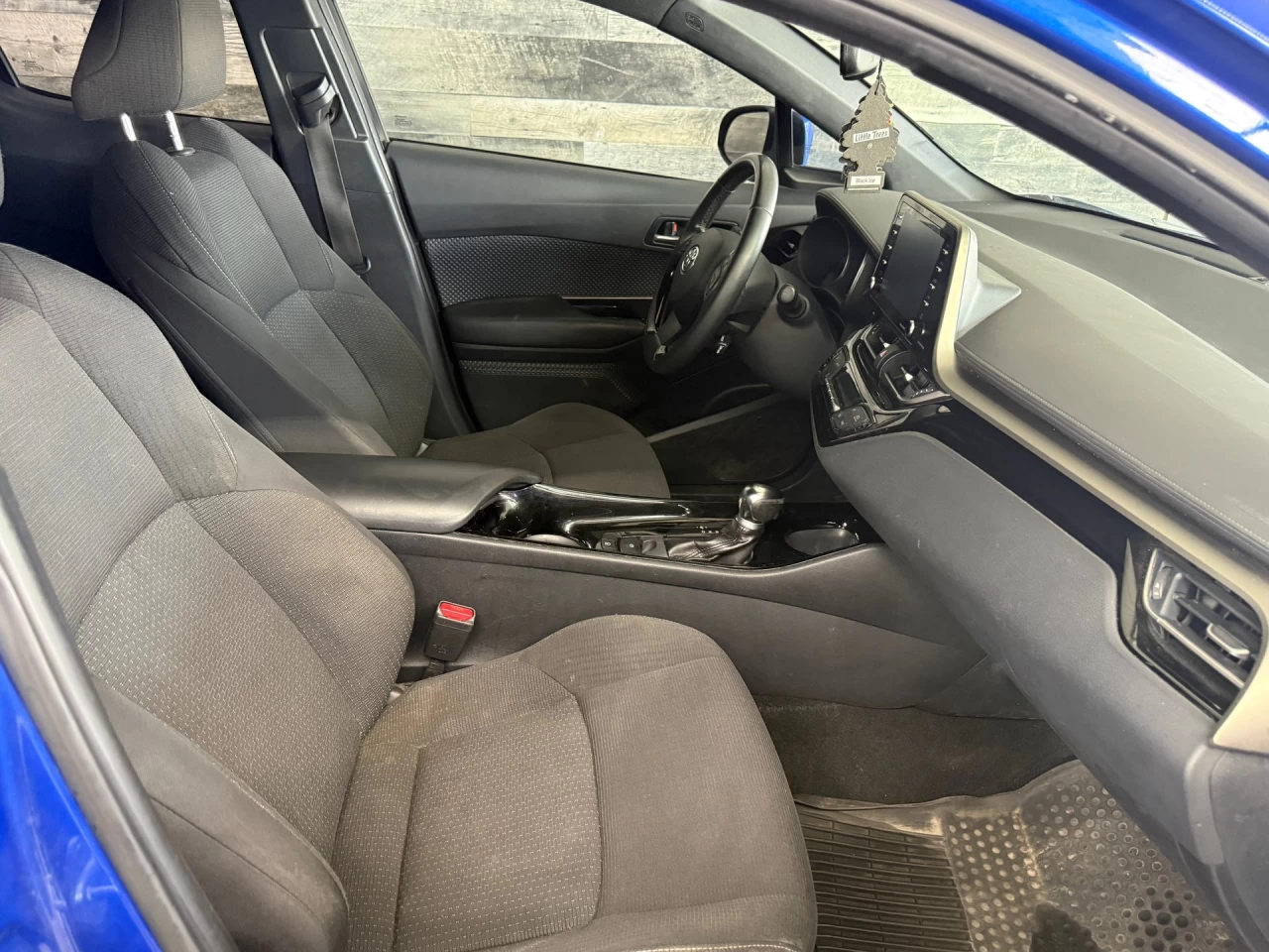 2019 Toyota C-HR XLE Image principale