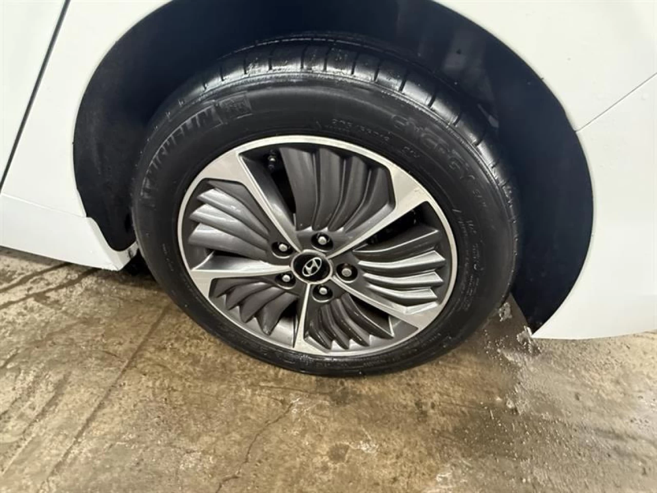 2020 Hyundai Ioniq hybride rechargeable PrivilÉgiÉ HYBRIDE APPLE CAR PLAY NAV **APPROUVÉE Image principale