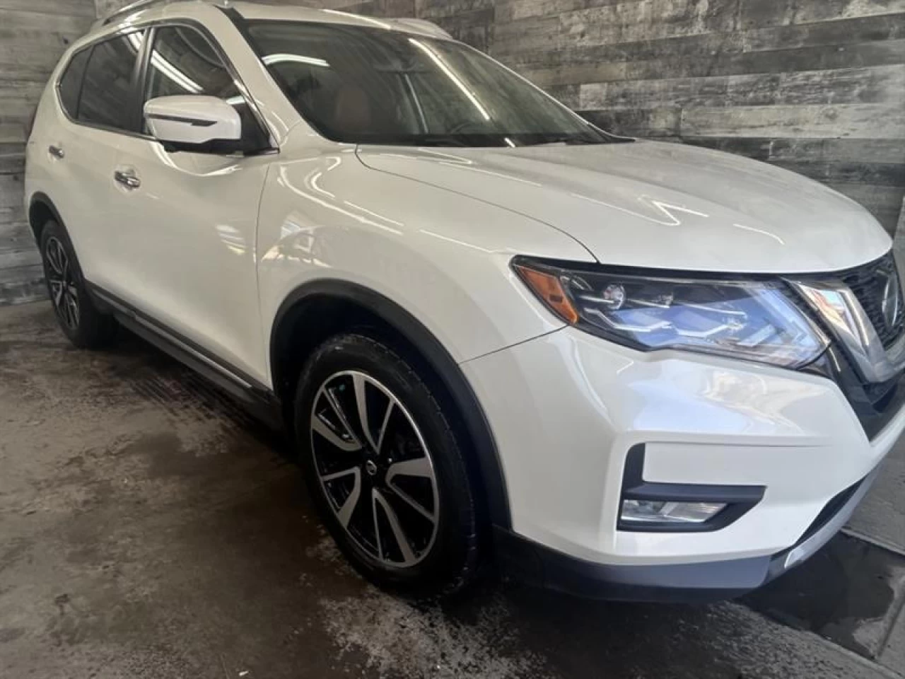 2018 Nissan Rogue SL AWD AUTO NAV TOIT CUIR **APPROUVÉE 99,9%** Main Image