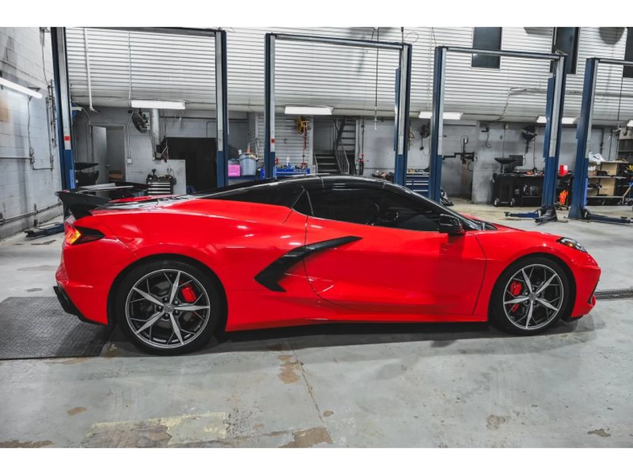 2023 Chevrolet Corvette 2LT CONVERTIBLE ÉCHAPPEMENT PERFORMANCE CARBON FLA Image principale