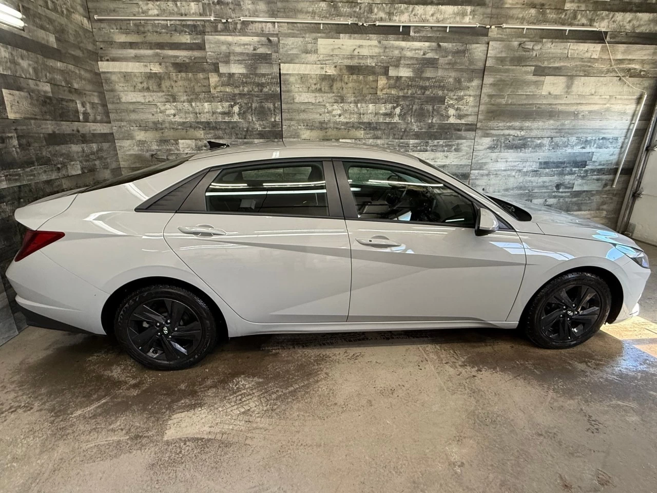 2021 Hyundai Elantra Preferred IVT Image principale