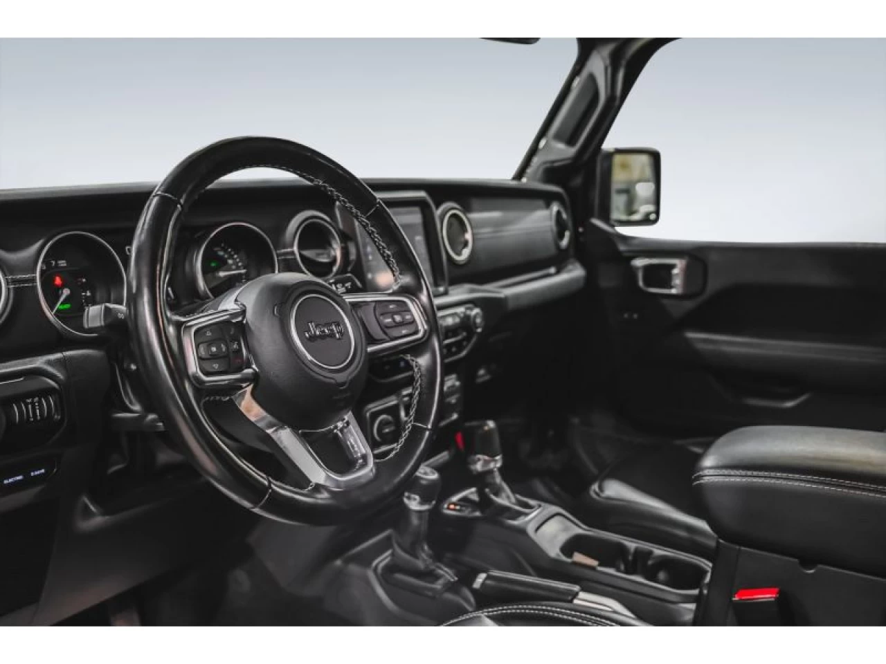 2022 Jeep Wrangler 4XE Unlimited Sahara 4x4 CUIR 2 TOITS Image principale