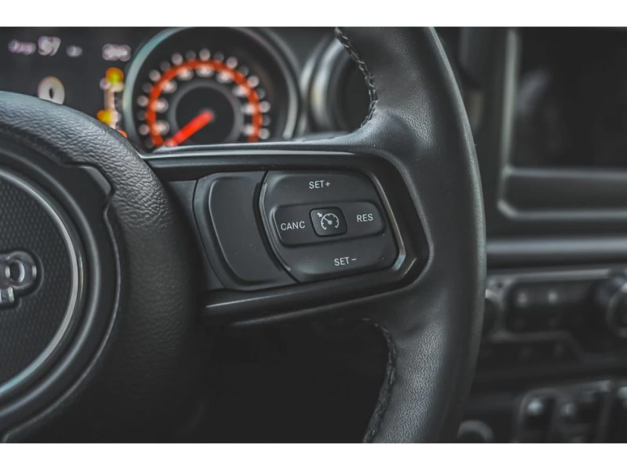2023 Jeep Gladiator Willys 4X4 V6 Main Image