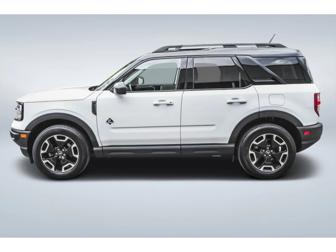2024 Ford Bronco Outer Banks 4x4 TECH PACKAGE Main Image