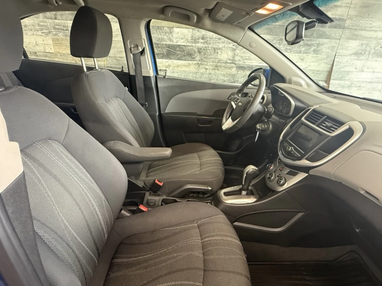 2018 Chevrolet Sonic LT Image principale