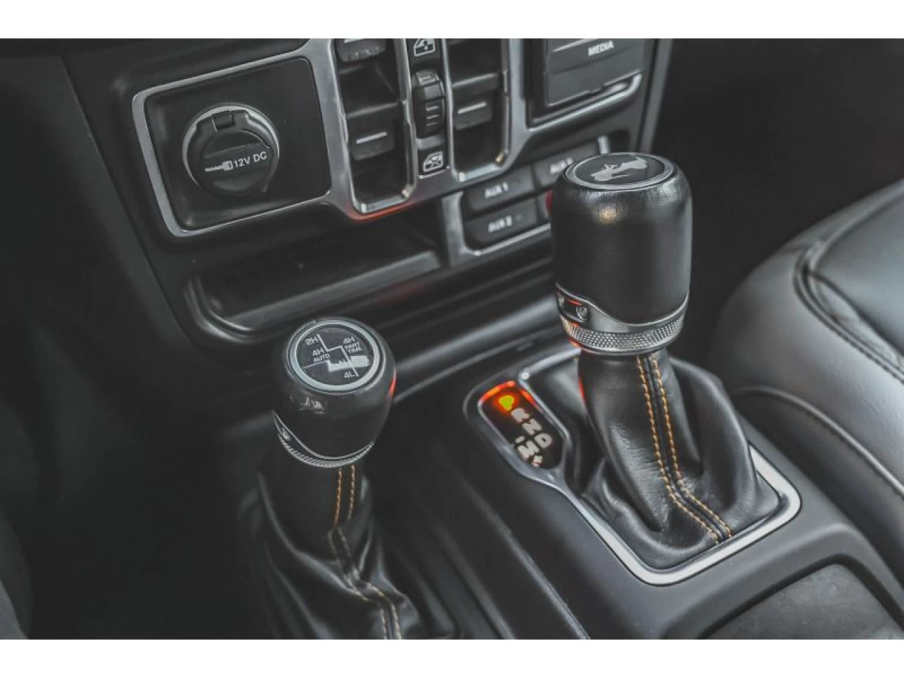 2022 Jeep Wrangler 4XE Unlimited High Altitude TOIT SKY ONE-TOUCH Image principale
