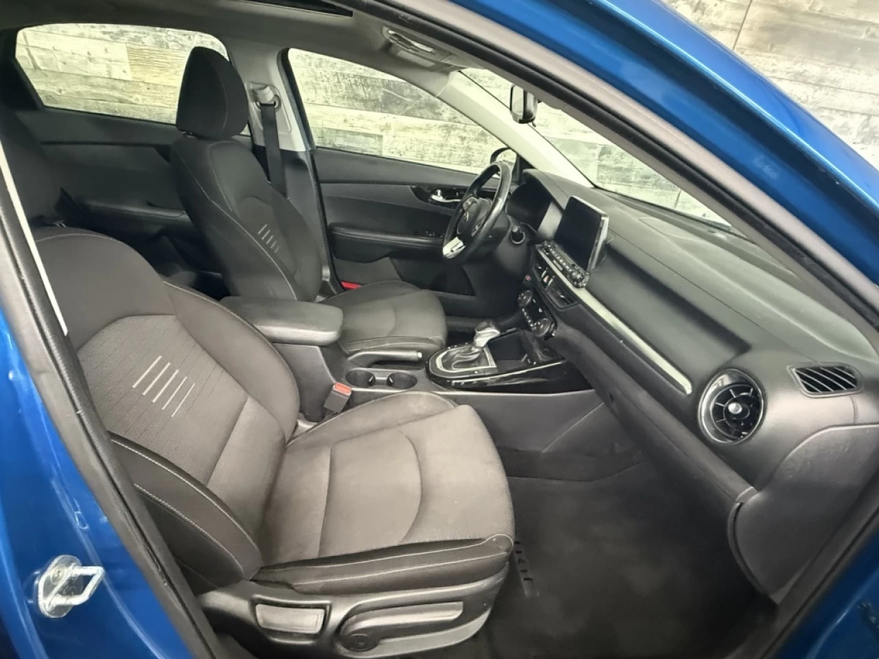 2021 Kia Forte EX Apple CarPlay, Toit, Bluetooth **ApprouvÉe 99,9 Image principale