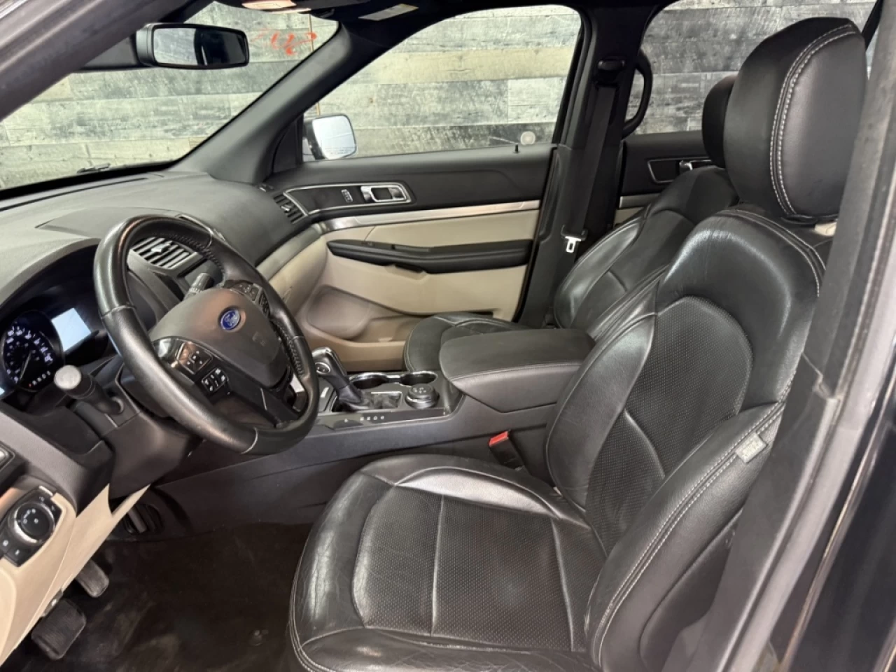 2019 Ford Explorer XLT AWD 7 PASS TOIT  PANO **APPRPOUVÉ À 99.9%** Image principale