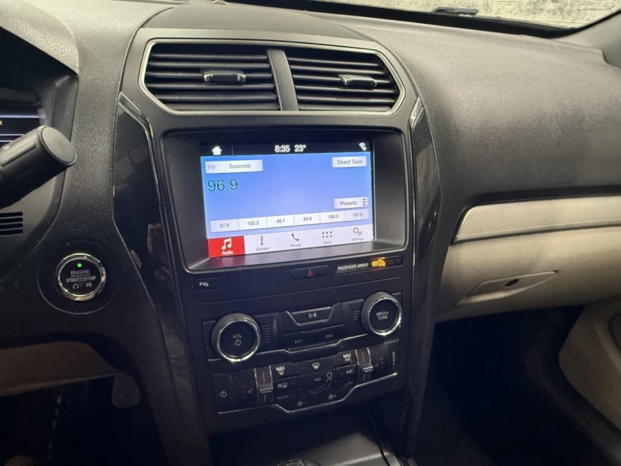 2019 Ford Explorer XLT AWD 7 PASS TOIT  PANO **APPRPOUVÉ À 99.9%** Image principale