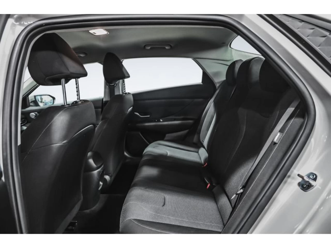 2025 Hyundai Elantra Essential IVT Image principale