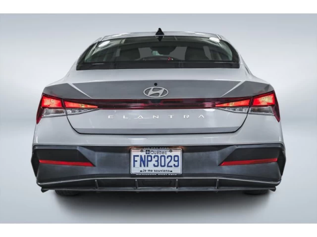 Hyundai Elantra Essential IVT 2025
