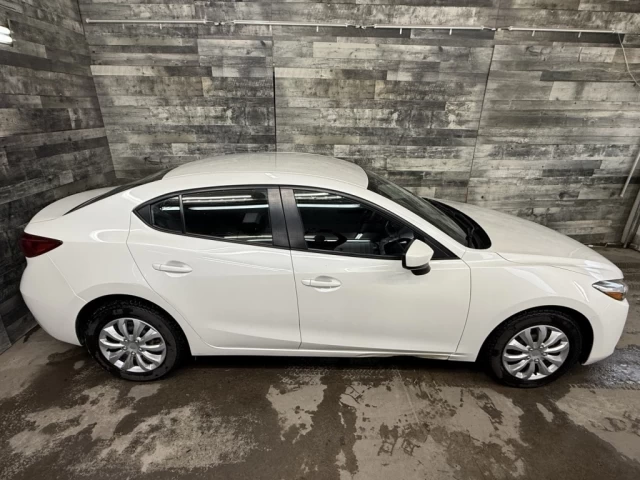 Mazda Mazda3 GX AUTO CAM DE RECUL ** APPROUVÉ À 99.9% ** 2017