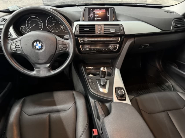BMW 3 Series 320i xDrive Awd Cuir Bluetooth**Approuvée 99,9%** 2017