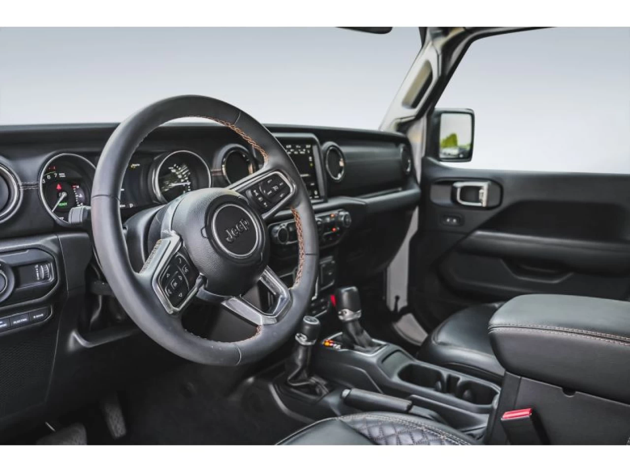 2023 Jeep Wrangler 4xe High Altitude 4 Door 4x4 toit sky one-touch Image principale