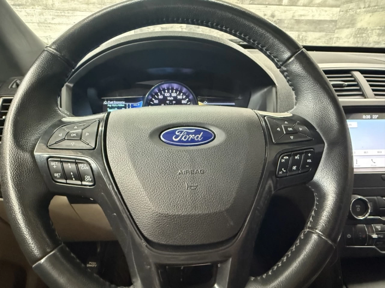 2019 Ford Explorer XLT AWD 7 PASS TOIT  PANO **APPRPOUVÉ À 99.9%** Image principale