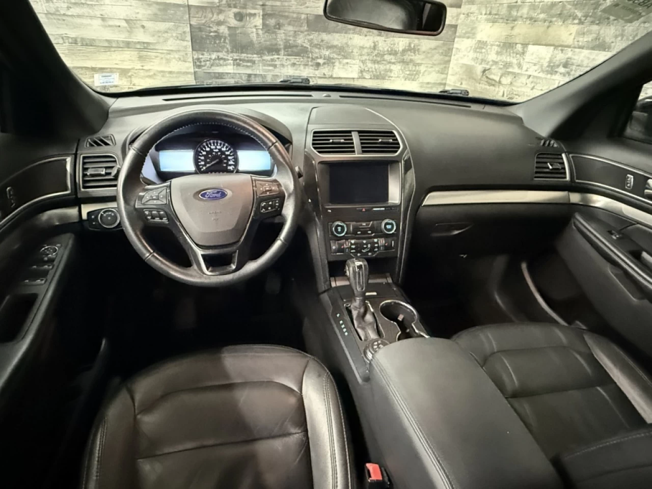 2018 Ford Explorer XLT Awd Toit Cuir bluetooth **ApprouvÉe 99,9%** Main Image