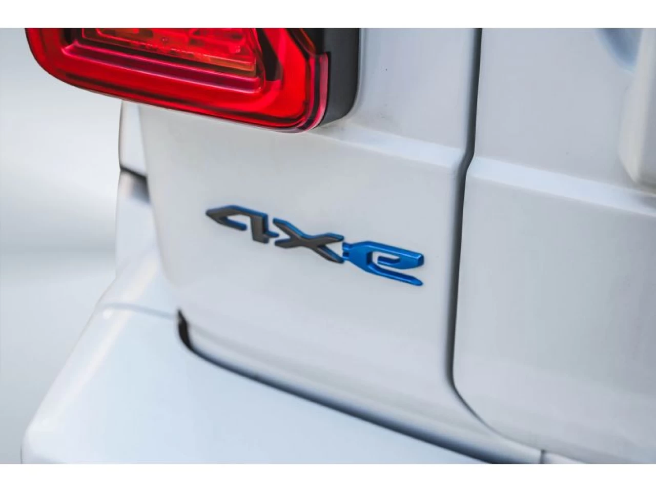 2023 Jeep Wrangler 4xe High Altitude 4 Door 4x4 toit sky one-touch Image principale