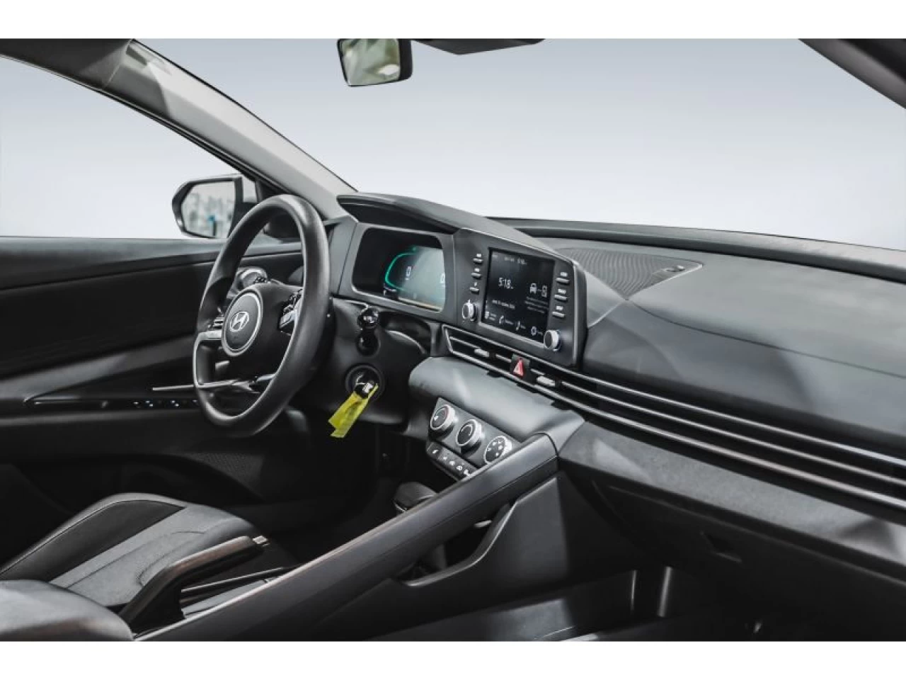 2025 Hyundai Elantra Essential IVT Image principale