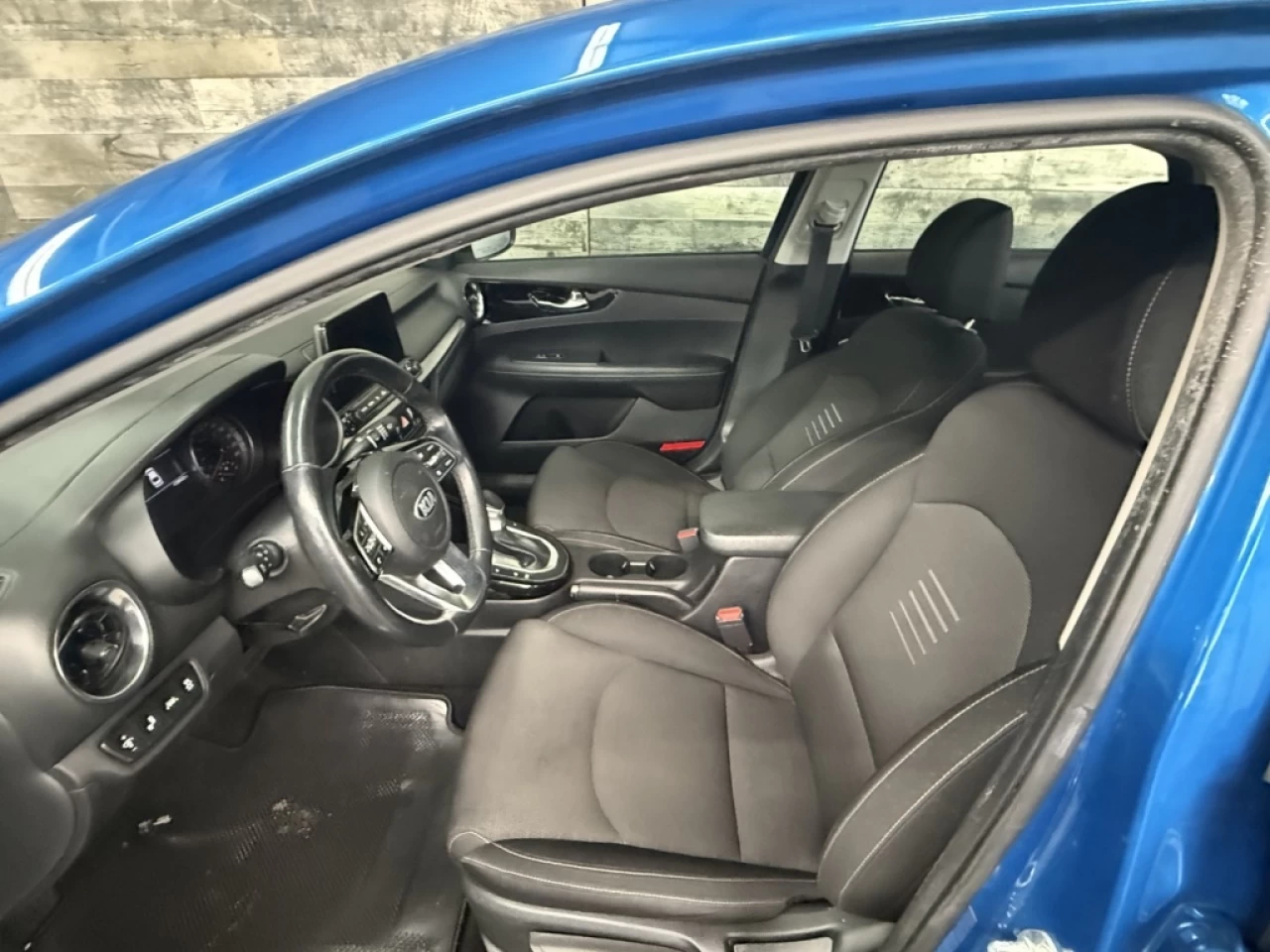 2021 Kia Forte EX Apple CarPlay, Toit, Bluetooth **ApprouvÉe 99,9 Image principale