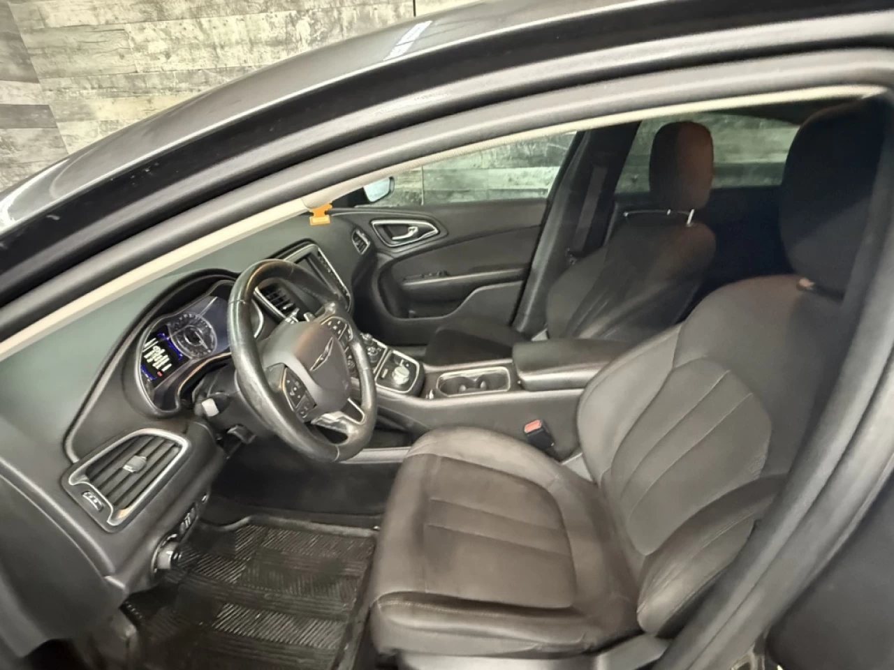 2016 Chrysler 200 LimitÉe CAMÉRA DE RECUL BLUETOOTH **APPROUVÉ À 99. Image principale