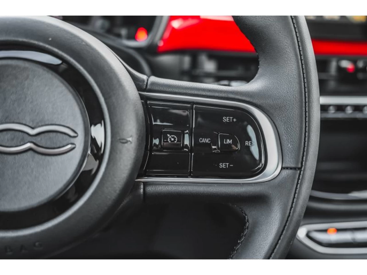 2026 Fiat 500E Pop FWD EV TOUT RABAIS INCLUS (PAVE + ROULEZ VERT) Image principale