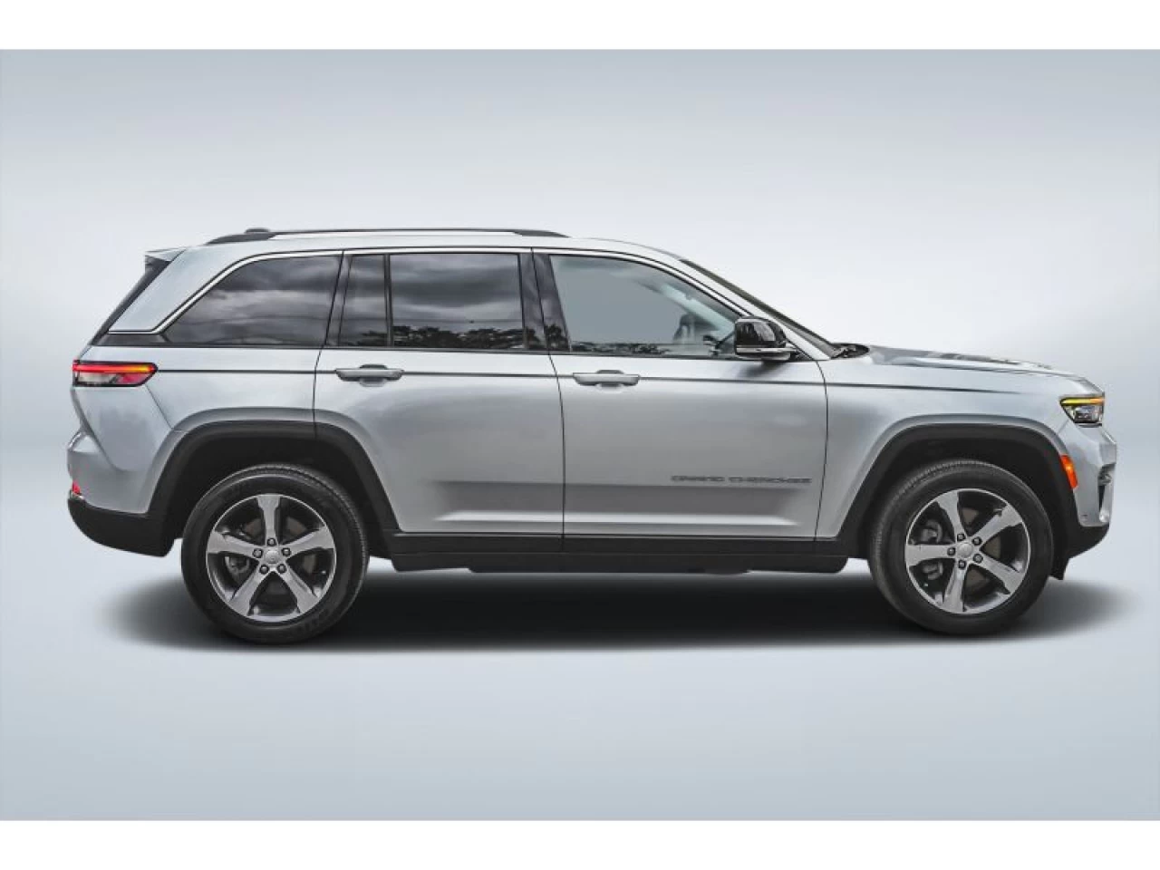 2022 Jeep Grand Cherokee 4xe 4x4 LUXURY REAR SEAT VIDEO PASSENGER SCREEN Image principale