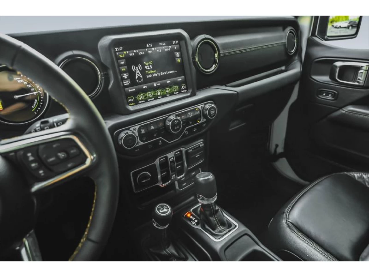 2023 Jeep Wrangler 4xe High Altitude 4 Door 4x4 toit sky one-touch Image principale