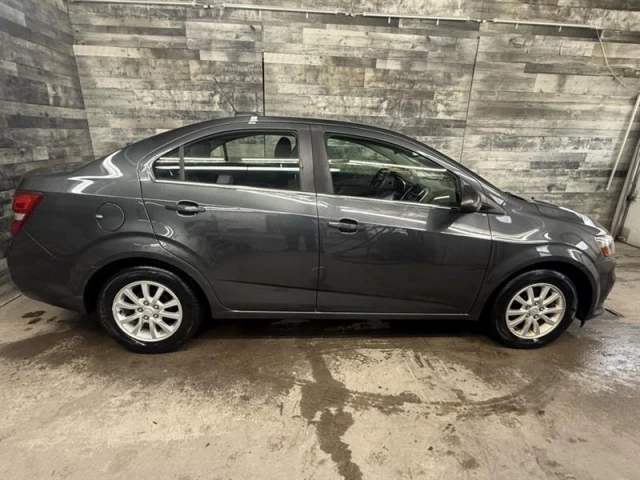 Chevrolet Sonic LT Auto Apple carplay/Android **Approuvé à 99.9%** 2018