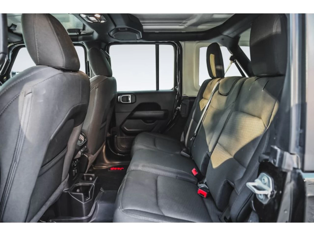 2023 Jeep Wrangler Sahara 4X4 V6 Image principale