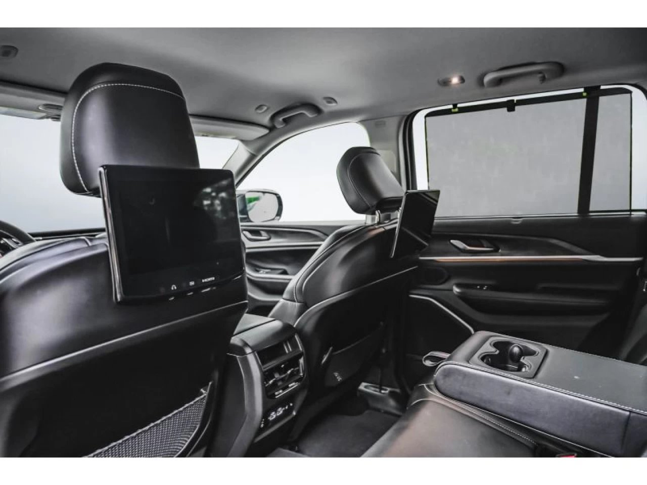 2022 Jeep Grand Cherokee 4xe 4x4 LUXURY REAR SEAT VIDEO PASSENGER SCREEN Image principale