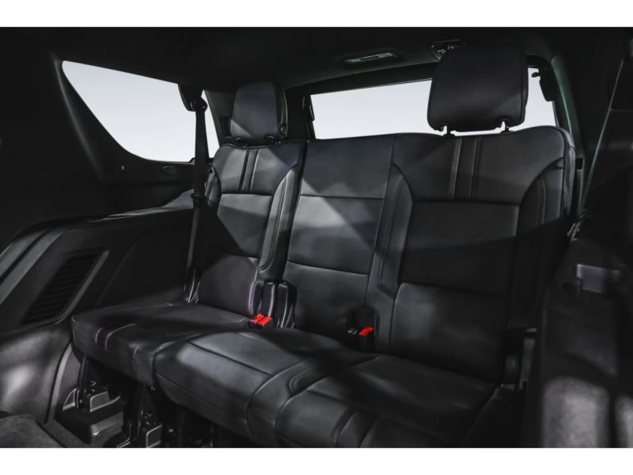 2026 Chevrolet Tahoe RST TOIT PANO GROUPE CONFORT GROUPE REMORQUAGE MAX Image principale