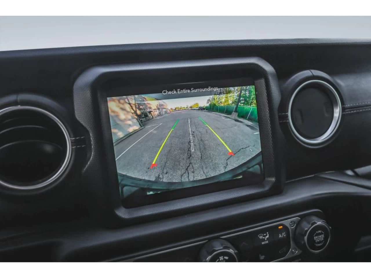 2023 Jeep Wrangler 4XE Sahara 4 Door 4x4 Image principale