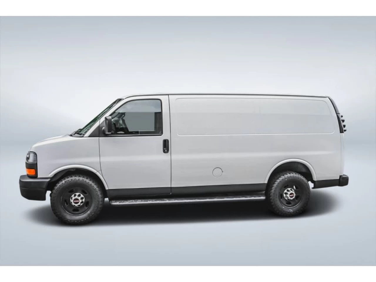 2017 GMC Savana RWD 2500 135" Image principale