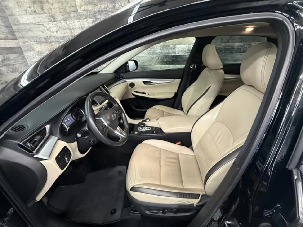 2019 Infiniti QX50 Luxe AWD CUIR TOIT PANO NAV ** APPROUVÉ À 99.9% ** Main Image