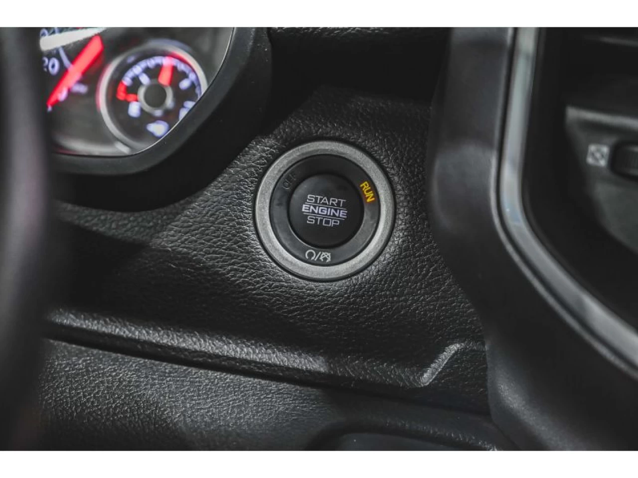 2025 Dodge Ram Big Horn 4x4 Quad Cab 6'4" Box Image principale