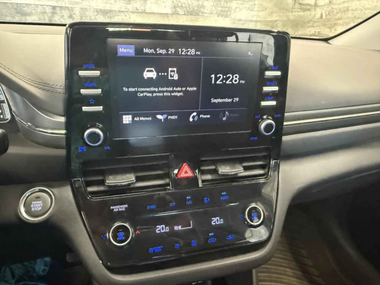 2021 Hyundai Ioniq PrivilÉgiÉ HYBRIDE APPLE CARPLAY TOIT **APPROUVÉE Image principale