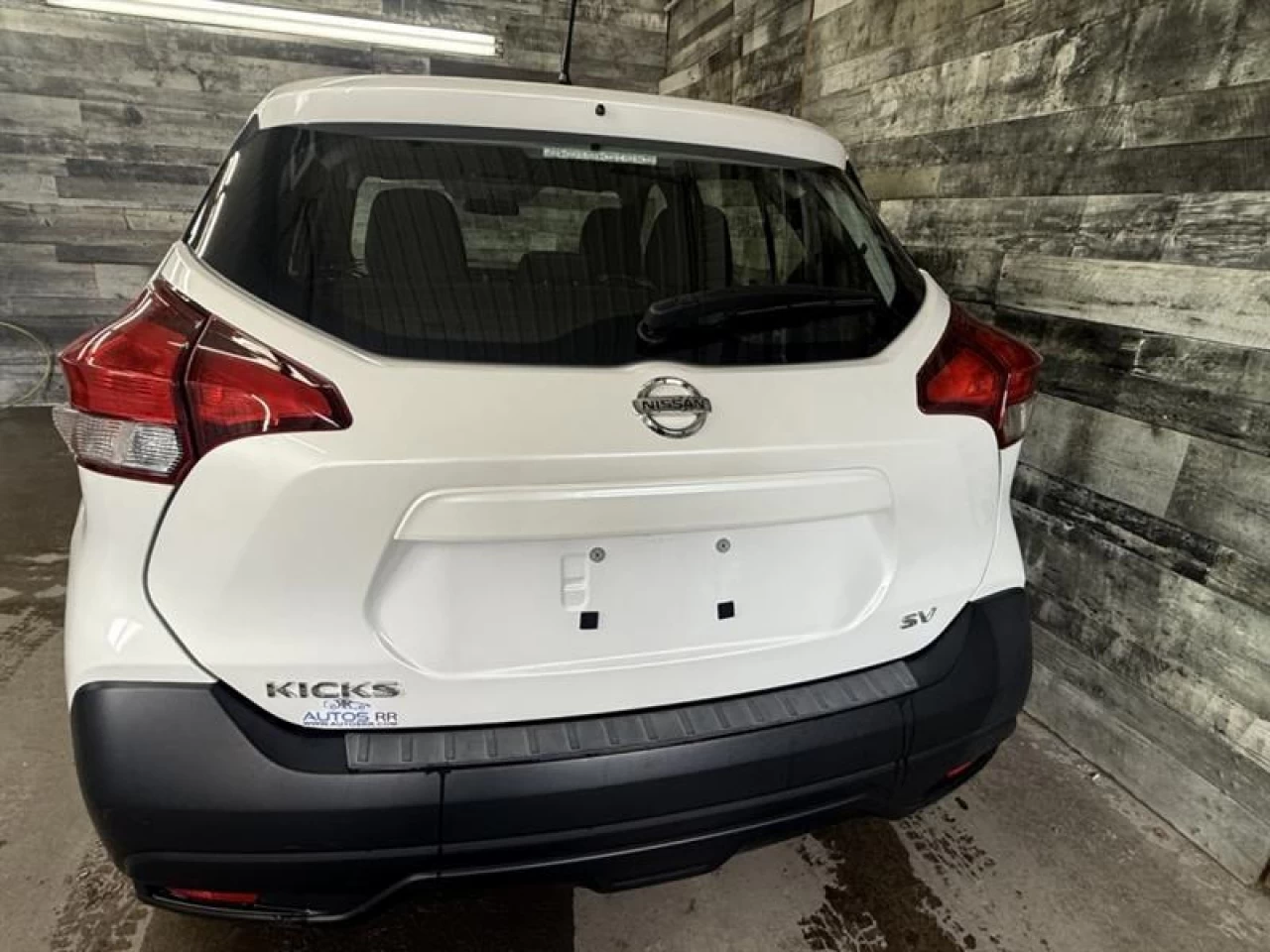 2019 Nissan Kicks SV Bluetooth sieges chauffant commande au volant** Main Image