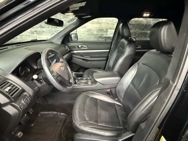 Ford Explorer XLT Awd Toit Cuir bluetooth **Approuvée 99,9%** 2018