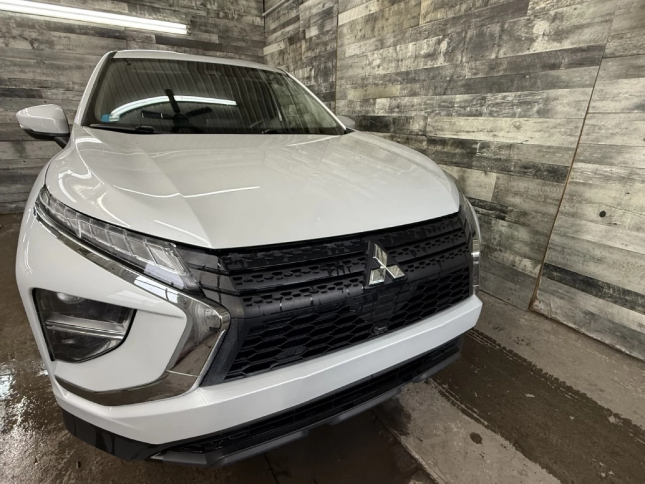 2023 Mitsubishi Eclipse Cross ES AWD BLUETOOTH CAMÉRA DE RECUL **APPROUVÉ À 99.9 Main Image